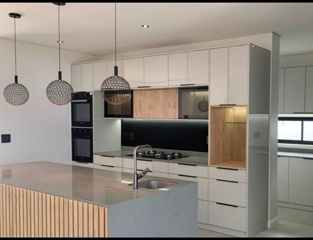 4 BEDROOM FREESTANDING FOR SALE IN SANDOWN